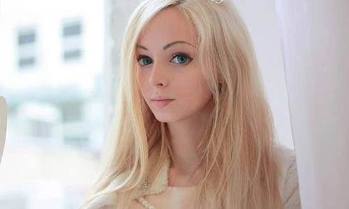 10 cô gái gây sợ hãi vì có vẻ ngoài giống hệt búp bê