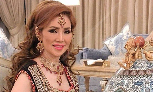 Nhan sắc U60 vẫn lấy được chồng đại gia giàu “khủng“