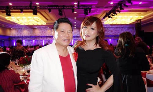 Vợ cũ Bằng Kiều “sánh đôi” bên tình cũ Ngọc Trinh