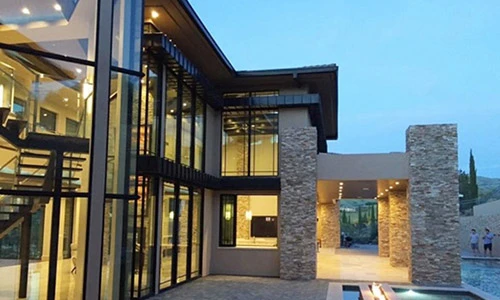 Biệt thự long lanh của vợ chồng ca sỹ Đan Trường