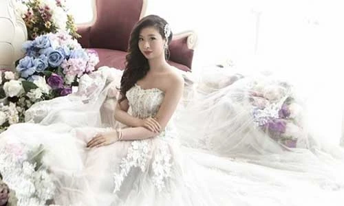 Ảnh cưới không có chú rể của cô gái bị ung thư