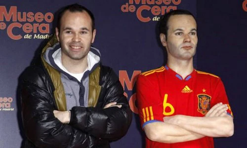 Những thảm họa điêu khắc lấy cảm hứng từ sao bóng đá