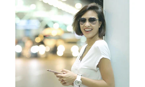 Siêu mẫu Phương Mai mang 40 kg hành lý đi du lịch bụi