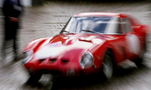 Choáng váng giá trị những món đồ đấu giá