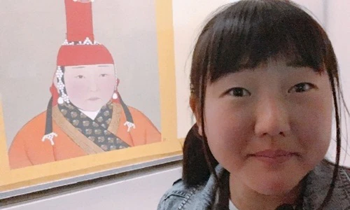 Nữ sinh Nhật Bản giống hệt hoàng hậu TQ gây xôn xao