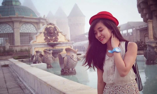 Nhan sắc và gia thế “khủng” của bạn gái Hoài Lâm