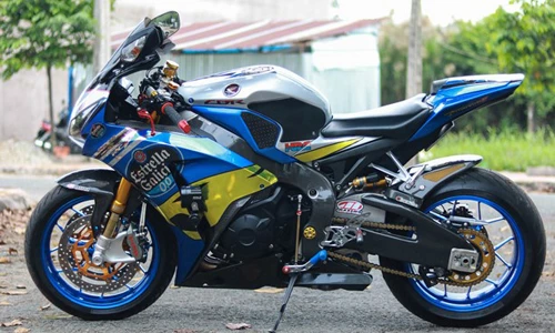 Honda CBR1000RR lên đồ chơi hàng hiệu của biker Vĩnh Long