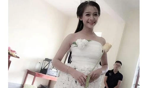 Nữ sinh cấp 3 diện váy độc từ 3.000 bông hoa giấy
