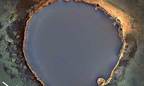 Hố tử thần siêu mặn, cá bơi vào chết luôn ở Mỹ