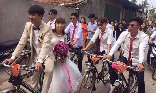 Điều chưa biết về màn rước dâu bằng "dàn ngựa sắt Thống Nhất"
