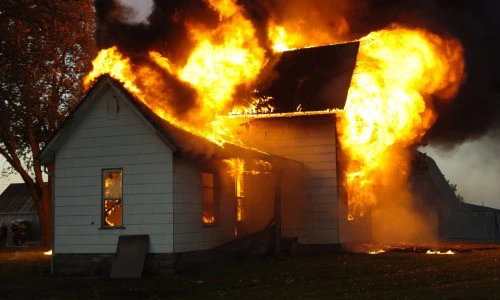 Tìm ra kẻ đốt 70 ngôi nhà nhờ tài năng của họa sĩ