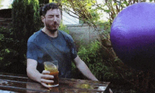 Ảnh động: Những pha tai nạn “cười ra nước mắt“