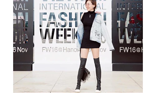 Học cách diện bốt ngang đùi tôn dáng chuẩn của Tóc Tiên