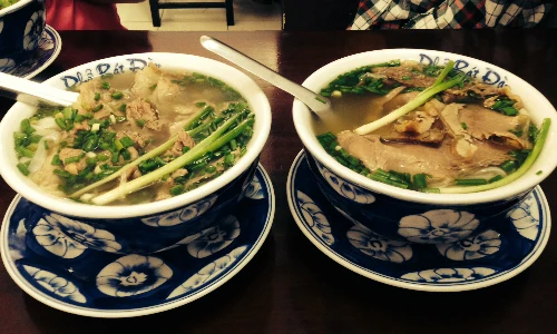 Mách bạn 5 quán phở ngon “chuẩn vị” đất Hà thành