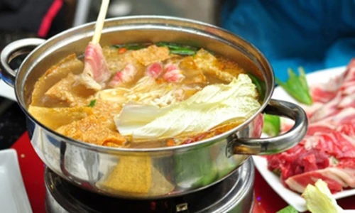 Dấu hiệu nhận biết nồi nước lẩu có hóa chất