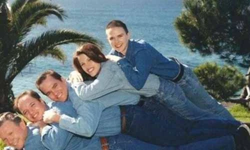 Khóc thét với những bức ảnh gia đình kỳ dị nhất quả đất