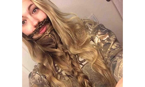 Thiếu nữ phát cuồng trào lưu bện tóc thành râu