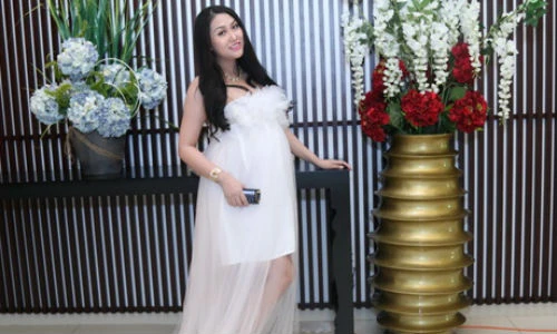 Chết ngất thời trang bầu xấu tệ của Phi Thanh Vân