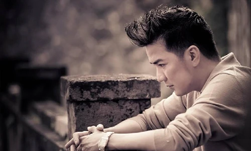 Đàm Vĩnh Hưng nổi đóa vì mất ghế VIP dù đến sân bay sớm