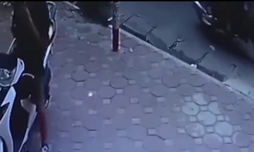 Giật mình “hotgirl” chân dài bẻ khoá, trộm xe SH nhoay nhoáy 
