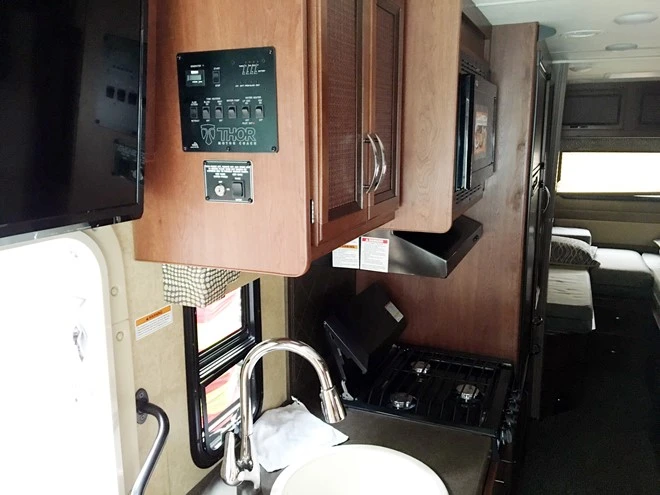 Nội thất sang chảnh trong ô tô ngôi nhà di động hơn 5 tỷ