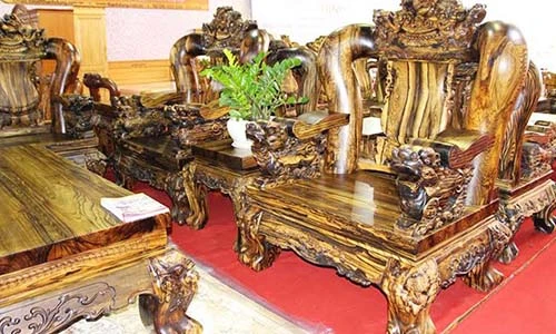 Choáng bộ ghế kỳ lân 7 tấn, 2,2 tỷ của đại gia Sài Thành