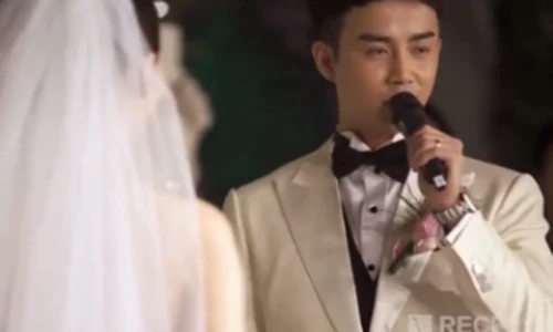 Đám cưới ngôn tình xúc động sau 1478 ngày yêu