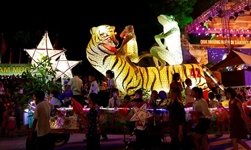 Ảnh lung linh đêm hội đèn lồng Trung thu lớn nhất cả nước