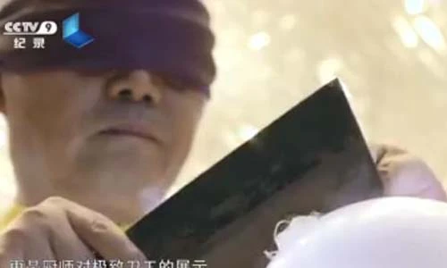 Căng thẳng toát mồ hôi với hành động thái khoai tây