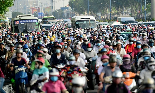 Ảnh: Đường Sài Gòn kẹt cứng ngày đầu đi làm sau kỳ nghỉ lễ