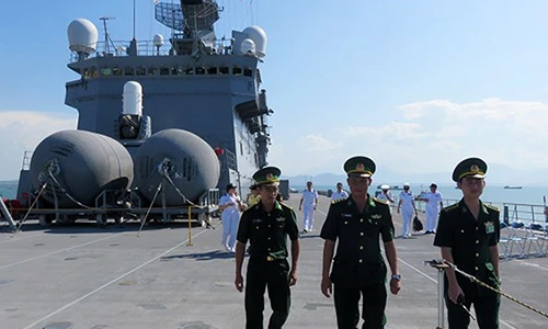 Khám phá tầng hầm "khủng" tàu chiến Nhật Bản thăm Việt Nam