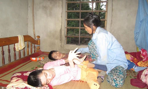 Quằn quại nỗi đau chất độc da cam qua ảnh