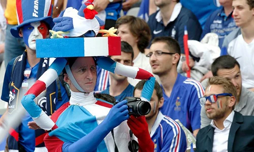 Muôn kiểu hóa trang của cổ động viên tại Euro 2016