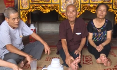 Con trai ông Trần Văn Thêm bỏ học từ lớp 5 đi phụ hồ