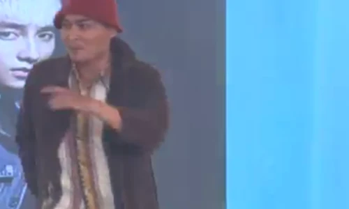 Trấn Thành rơi nước mắt, chắp tay bái phục Đức Thịnh