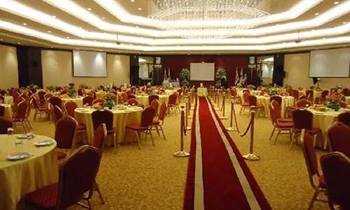 Tận mục khách sạn sang chảnh nơi ĐT Việt Nam đóng quân tại Iran