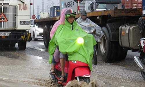 Hải Phòng: Con đường tử thần rình "nuốt chửng" người sau mưa lớn