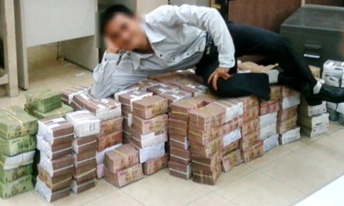 Tiếc 500 ngàn tiền hậu tạ, đại gia nhận cái kết đắng