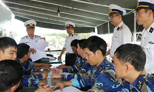 Mãn nhãn dàn tàu tên lửa Việt Nam tác chiến trên biển