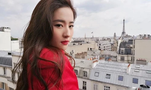 Hình ảnh xấu tệ của Lưu Diệc Phi khiến fan tá hỏa