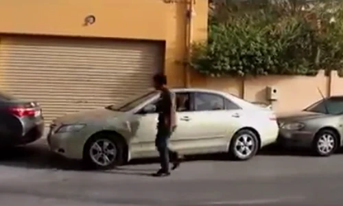 Troll“'bá đạo”, thanh niên tốt bụng bị đuổi đánh