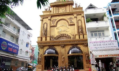 "Hoa mắt" tòa lâu đài dát vàng xa hoa nhất Sài Gòn