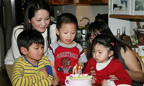 Cuộc sống bí ẩn của Hoa hậu đăng quang 2 lần trong lịch sử