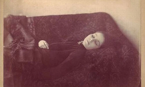 Bí ẩn đáng sợ đằng sau những bức ảnh lịch sử