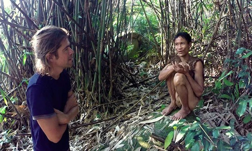 Người rừng Hồ Văn Lang bất ngờ lên báo nước ngoài