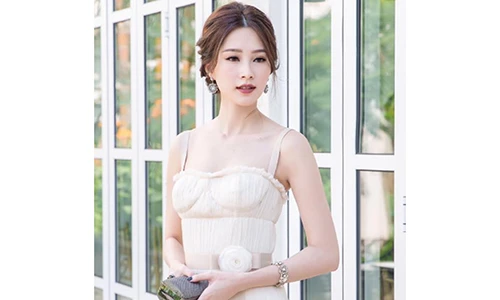 HH Đặng Thu Thảo lộ khuyết điểm khó thay đổi trên cơ thể