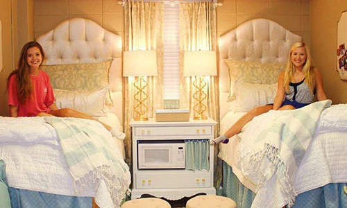 Kinh ngạc phòng ký túc xá đẹp như khách sạn của hai nữ sinh Mỹ