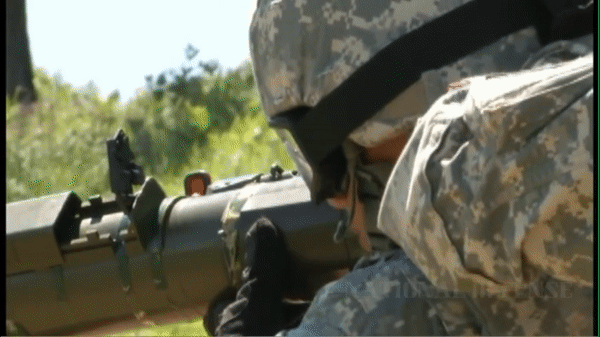 Trước đó, Mỹ, Pháp và Litva đã mạnh tay mua "Sát thủ diệt tăng" Carl-Gustaf M4 do nền công nghiệp quốc phòng Thụy Điển sản xuất.