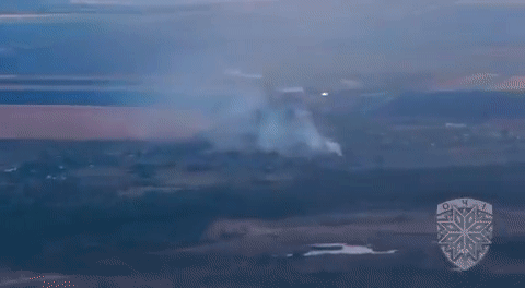 Đoạn clip mới nhất quay cảnh chiếc Su-30SM của Nga bị bắn hạ tại mặt trận Kharkiv hôm 24/9 vừa được truyền thông Ukraine đăng tải, hiện phía Nga chưa bình luận về thông tin này.