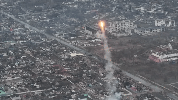 Điều đặc biệt là UR-77 có thể thực hiện nhiệm vụ ngay cả khi xe đang lội nước.